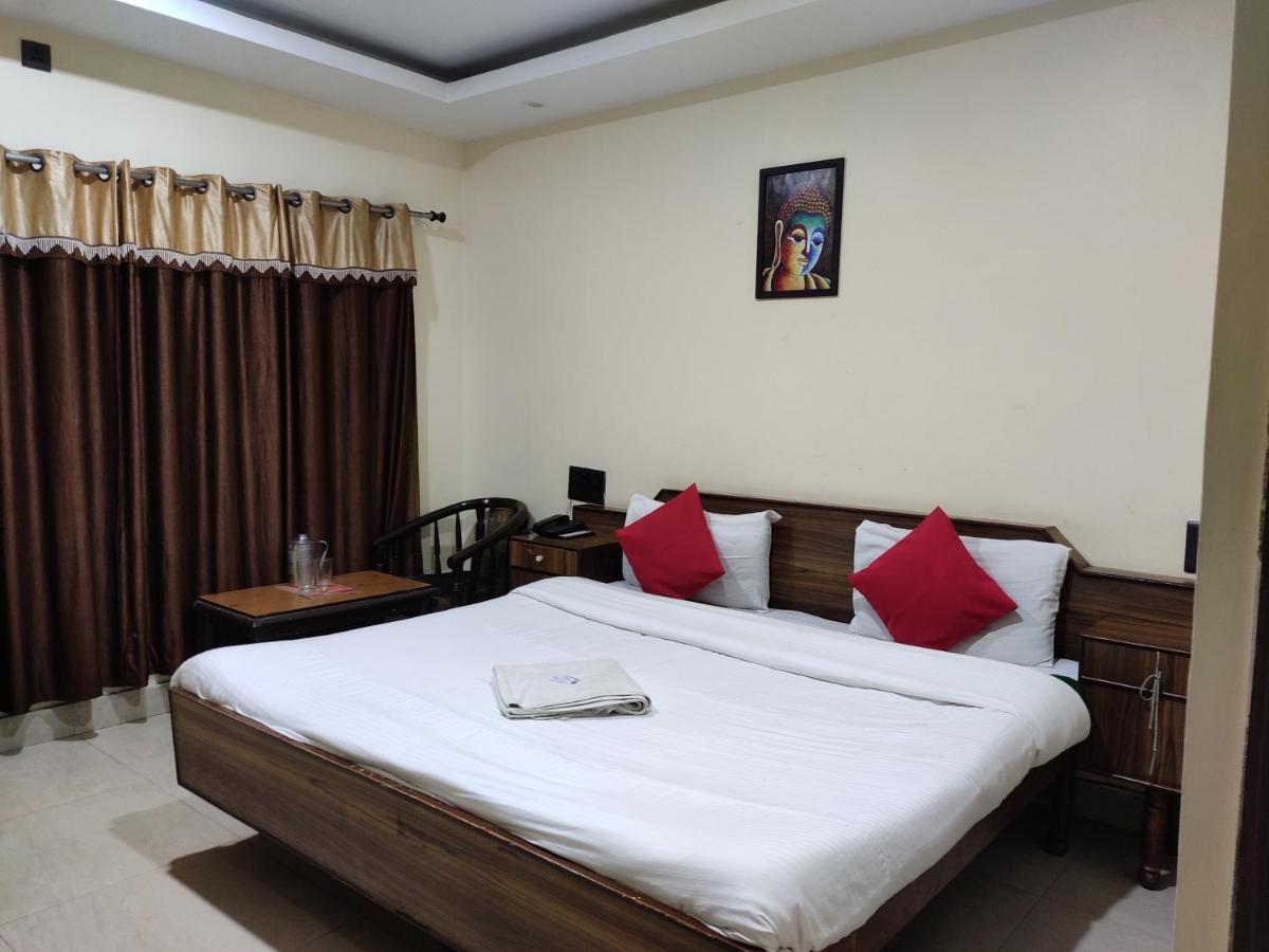 Hotel Royal Chamba  Extérieur photo