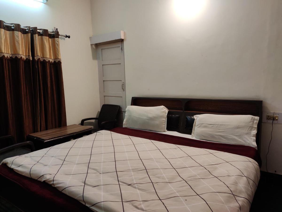 Hotel Royal Chamba  Extérieur photo